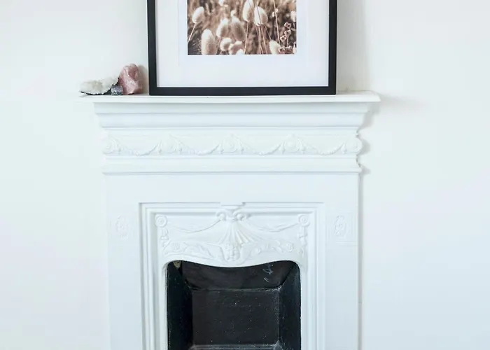 Pass The Keys Victorian Flat A Stones Throw From Hampton Court