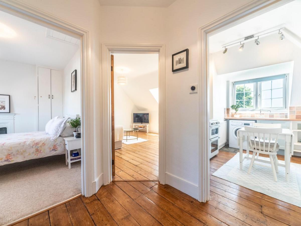 Pass The Keys Victorian Flat A Stones Throw From Hampton Court East Molesey
