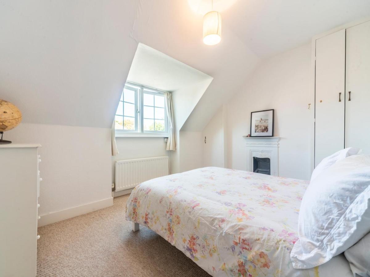 Pass The Keys Victorian Flat A Stones Throw From Hampton Court * East Molesey